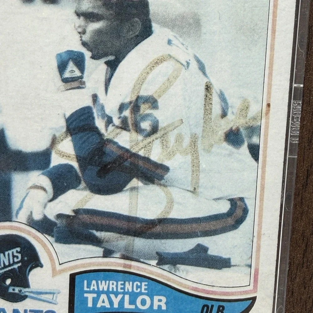 1982‎ Topps Lawrence Taylor Giants Rookie Card Signed #434 Framed No Paperwork